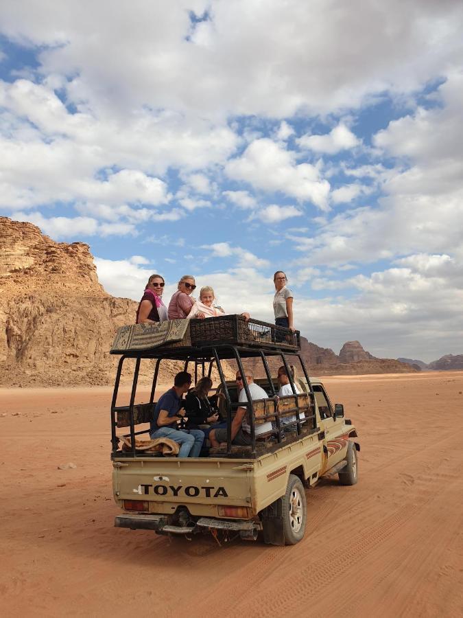 Wadi Rum Time Camp 外观 照片